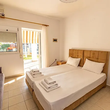 Skioni Apartment *